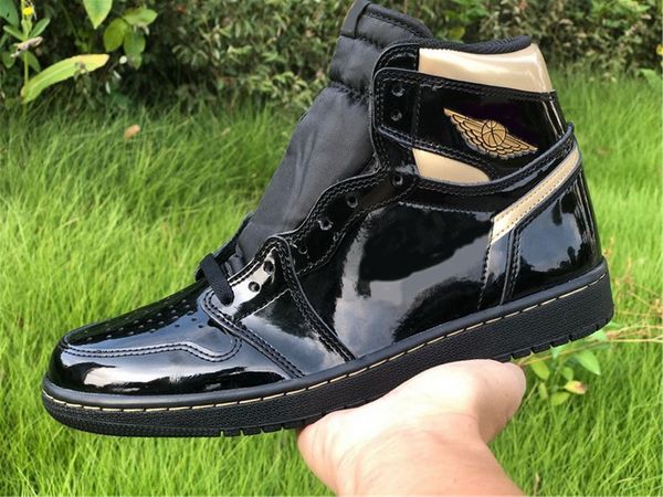 лучшее качество аутентичные mens 1 дизайнерская обувь высокого og патентные black metallic gold 1s тренеры спортивные кроссовки 555088-032 с
лучшее качество аутентичные mens 1 дизайнерская обувь высокого og патентные black metallic gold 1s тренеры спортивные кроссовки 555088-032 с