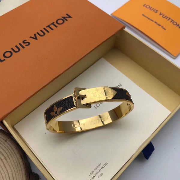 2021new arrival size 17cm brown color leather mono gram flowers bangles gold plated pu bracelet stainless steel bracelets, Black
2021new arrival size 17cm brown color leather mono gram flowers bangles gold plated pu bracelet stainless steel bracelets, Black