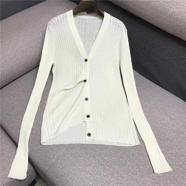 simple and wild one-breasted wool blended ultra-thin temperament cardigan female v-neck spring and summer knitted women 04221, White
simple and wild one-breasted wool blended ultra-thin temperament cardigan female v-neck spring and summer knitted women 04221, White