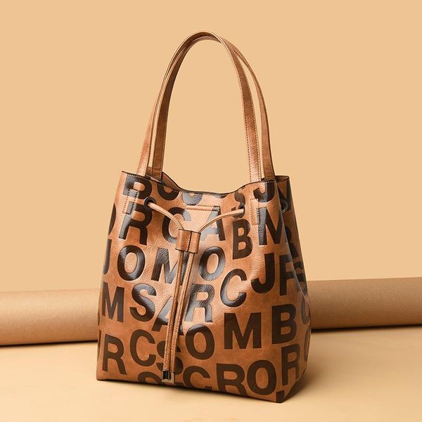новые буквы женщины ведро сумки 2020 женские сумки на плечо тиснение диагональ дамы сумка путешествия
новые буквы женщины ведро сумки 2020 женские сумки на плечо тиснение диагональ дамы сумка путешествия
