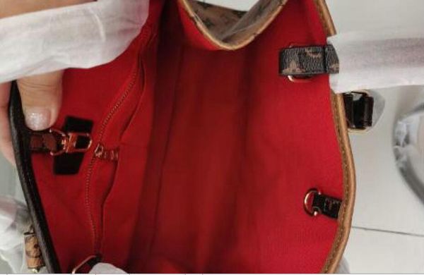 fashion handbags leather classic women shoulder bag woman single handle tote shopping messenger bag, Black;red
fashion handbags leather classic women shoulder bag woman single handle tote shopping messenger bag, Black;red