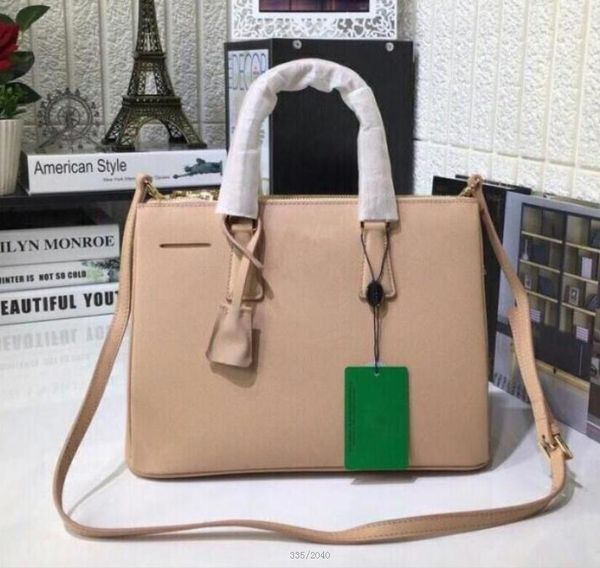 original style genuine leather messenger bags woman purse handbag classic triangle letter printing 00210, Black;red
original style genuine leather messenger bags woman purse handbag classic triangle letter printing 00210, Black;red