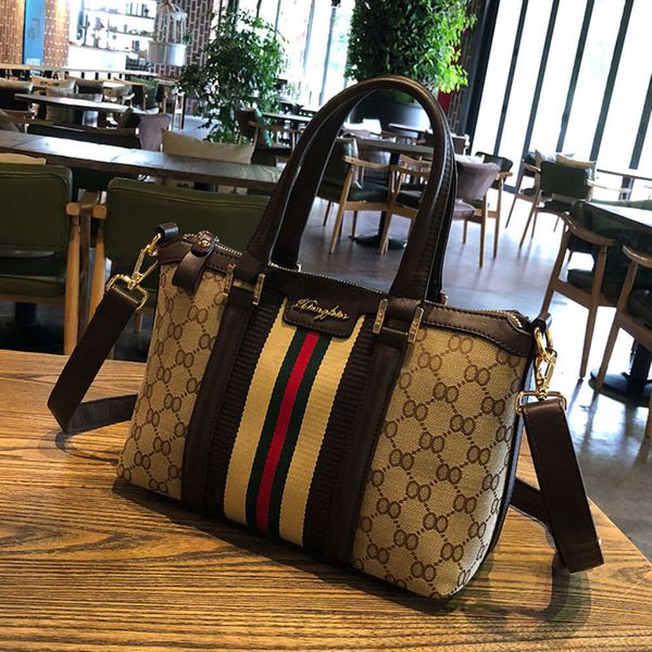 luxurys designers women 2021 new leather women's tote bag versatile fashion one shoulder messenger handbag
luxurys designers women 2021 new leather women's tote bag versatile fashion one shoulder messenger handbag