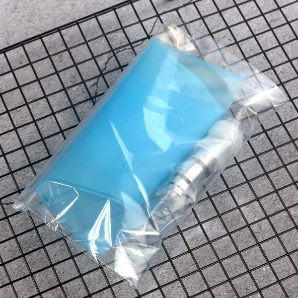 icing piping cream pastry bag tpu silicone popular squeeze bags selling with blue white colors creative 2bc j1
icing piping cream pastry bag tpu silicone popular squeeze bags selling with blue white colors creative 2bc j1