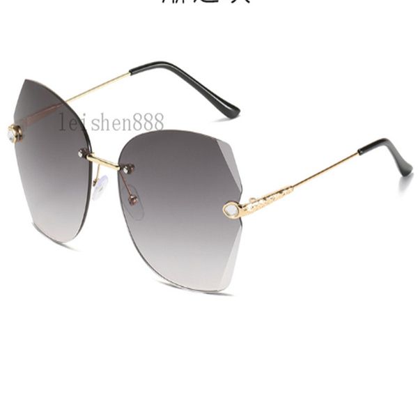 2020 fashion personality men and women with rimless studded with big corlorful beach sunglasses outdoor street snap travel pink, White;black
2020 fashion personality men and women with rimless studded with big corlorful beach sunglasses outdoor street snap travel pink, White;black