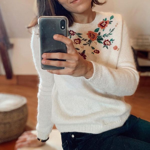 floral embroidred women's nightgown spring hair grind the neck long sleeve fancy pullover knitted vintage jumper office lady 2020, White;black
floral embroidred women's nightgown spring hair grind the neck long sleeve fancy pullover knitted vintage jumper office lady 2020, White;black