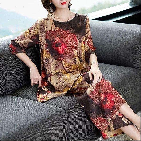 summer middle aged women 2 piece sets plus size floral pirnt wide leg pants suits elegant korean ladies sets d97, Gray
summer middle aged women 2 piece sets plus size floral pirnt wide leg pants suits elegant korean ladies sets d97, Gray