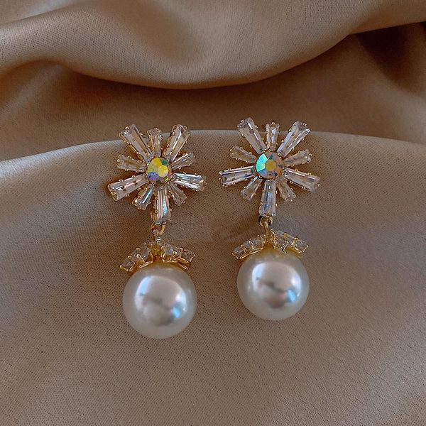 earrings 2021 trend shiny zircon unusual earrings sunflower for woman pearl elegant jewelry party accessories, Silver
earrings 2021 trend shiny zircon unusual earrings sunflower for woman pearl elegant jewelry party accessories, Silver