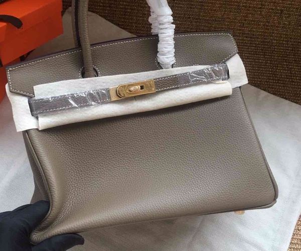 whosale etoupe desgn brikiin purse size 25 30 35cm for chosen,calf skin machina made,gold and silver hardware,message for discount
whosale etoupe desgn brikiin purse size 25 30 35cm for chosen,calf skin machina made,gold and silver hardware,message for discount