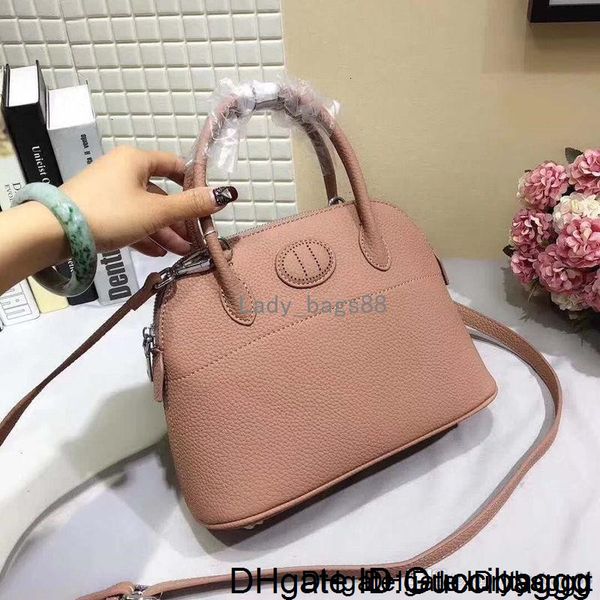 2018 luxury classic women shell handbags designer shoulder strap crossbody bag genuine leather tote messenger handbag
2018 luxury classic women shell handbags designer shoulder strap crossbody bag genuine leather tote messenger handbag