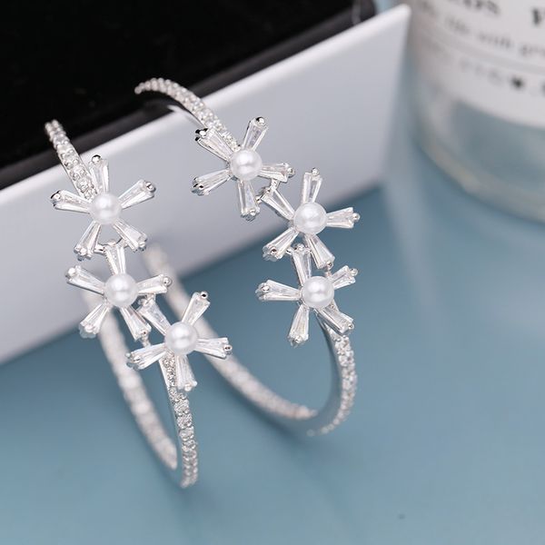 european and american exaggerated flower round earrings female personality temperament ultra-thin pearl hoop earrings net red, Golden;silver
european and american exaggerated flower round earrings female personality temperament ultra-thin pearl hoop earrings net red, Golden;silver