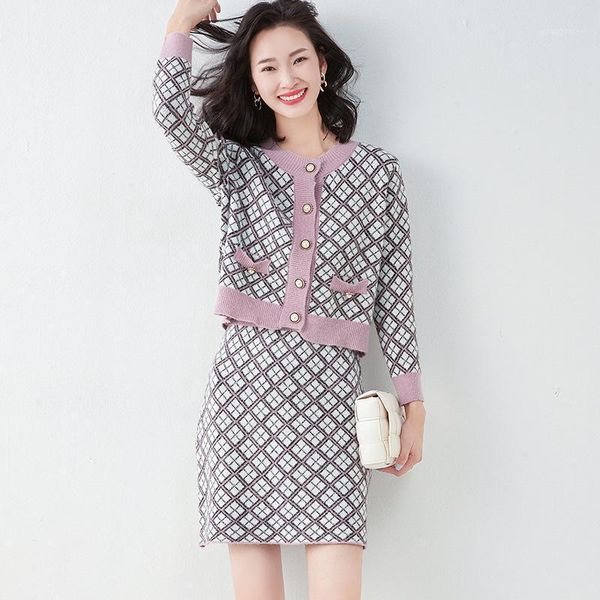 2020 office ladies spring autumn knitted suit women midi dress new trendy fashion female elegant sweater skirt two-piece plaid1, Gray
2020 office ladies spring autumn knitted suit women midi dress new trendy fashion female elegant sweater skirt two-piece plaid1, Gray