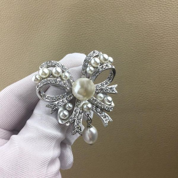 pins, brooches fashion brand jewelry vintage bowknot brooch party sweater brooche flower pearl pins channelles crystal rinestone, Gray
pins, brooches fashion brand jewelry vintage bowknot brooch party sweater brooche flower pearl pins channelles crystal rinestone, Gray