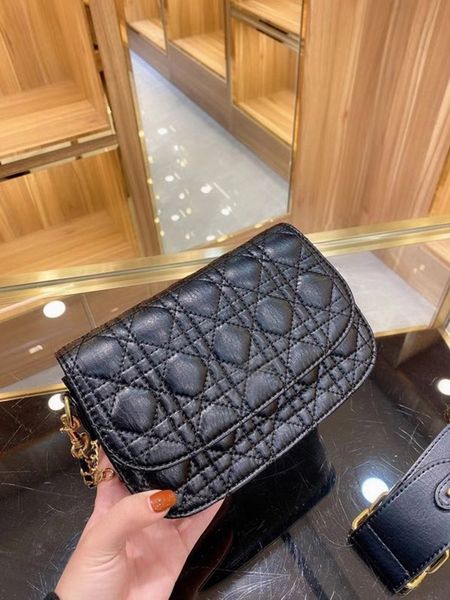 2021 ladies classic design brand messenger leather bag fashionable chain clause shoulder bag handbag lady shopping bag ori
2021 ladies classic design brand messenger leather bag fashionable chain clause shoulder bag handbag lady shopping bag ori