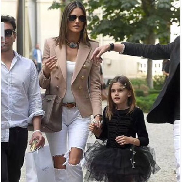 excellent quality star stylish blazer for women double breasted lion buttons blazer jacket plus size s-xxxl y201026, White;black
excellent quality star stylish blazer for women double breasted lion buttons blazer jacket plus size s-xxxl y201026, White;black
