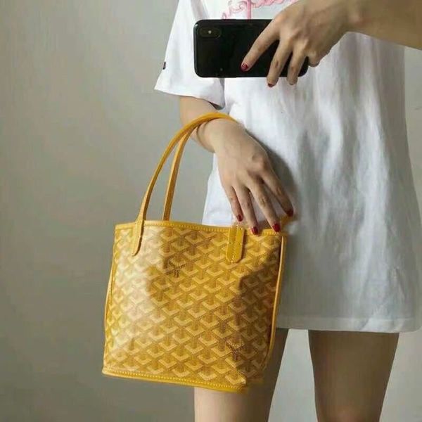 luxurys designers dogtooth south korea 2 big dongmen 020 new large capacity shopping little girl real leather mother bag handbag
luxurys designers dogtooth south korea 2 big dongmen 020 new large capacity shopping little girl real leather mother bag handbag