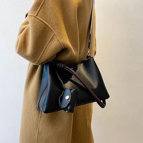 shoulder bags women 2021 trend luxury design black brown kahki bag for female daily commuting crossbody
shoulder bags women 2021 trend luxury design black brown kahki bag for female daily commuting crossbody