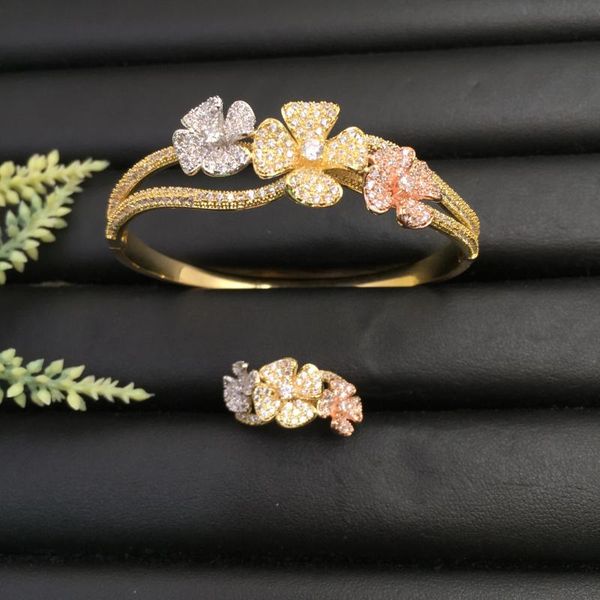 lanyika fashion jewelry abstract beautiful bloom vivid sun flower plated party romantic bangle with ring banquet daily gift, Silver 
lanyika fashion jewelry abstract beautiful bloom vivid sun flower plated party romantic bangle with ring banquet daily gift, Silver