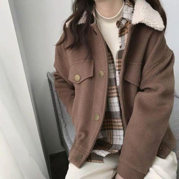 retro hong kong-style short-height woolen coat women's 2021 new autumn and winter lamb fur collar thick short woolen coat, Black;brown
retro hong kong-style short-height woolen coat women's 2021 new autumn and winter lamb fur collar thick short woolen coat, Black;brown