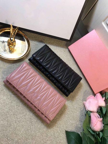 with box women genuine leather purse coin bag card holder cow leather lady fashion style purse phone bag, Red;black
with box women genuine leather purse coin bag card holder cow leather lady fashion style purse phone bag, Red;black