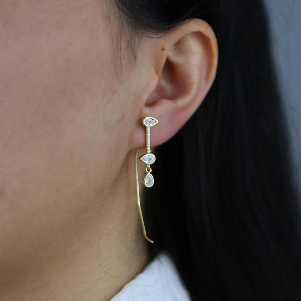 stud european gold color women earring long luxury cz charm unique design 925 sterling silver fashion trendy delicate jewelry2021, Golden;silver
stud european gold color women earring long luxury cz charm unique design 925 sterling silver fashion trendy delicate jewelry2021, Golden;silver