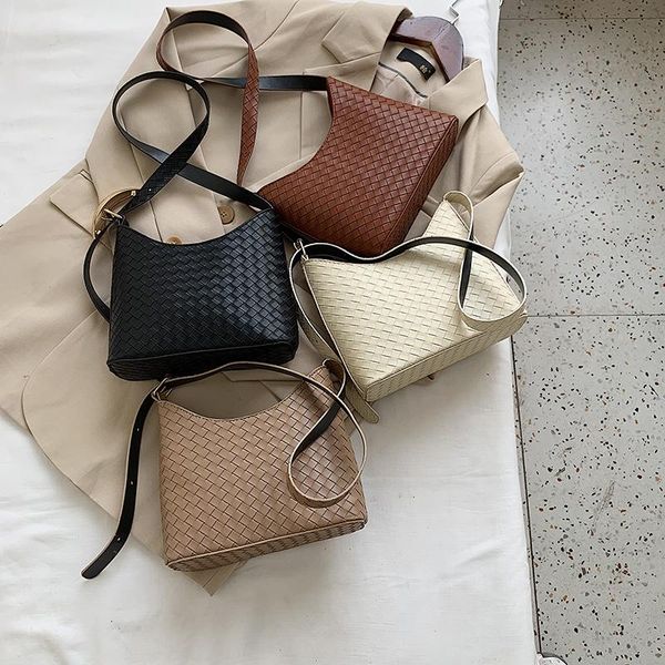 cross body fashion shopping women bag brown shoulder half moon lady leather knitting messenger handbag female khaki casual bags
cross body fashion shopping women bag brown shoulder half moon lady leather knitting messenger handbag female khaki casual bags