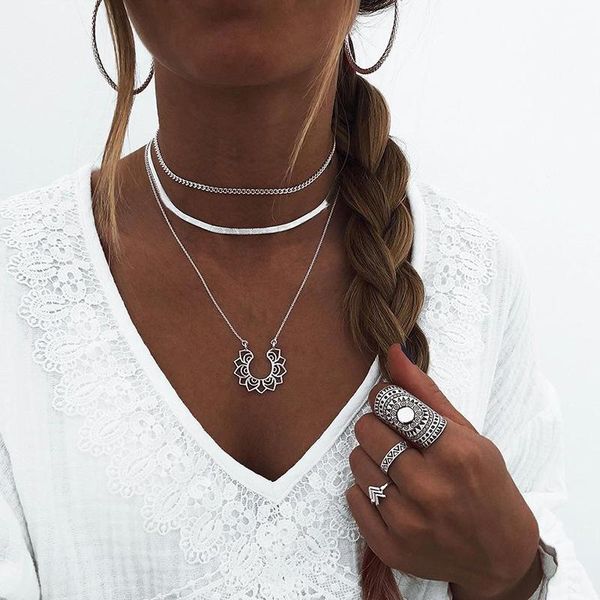 chains tenande gold silver color snake chain necklaces hollow flowers pendants for women vintage party jewelry accessories
chains tenande gold silver color snake chain necklaces hollow flowers pendants for women vintage party jewelry accessories