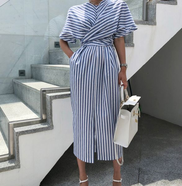 2021 new women summer runway fashion classic striped cross lace-up bow robe femme party casual elegant long 656s, Black;gray
2021 new women summer runway fashion classic striped cross lace-up bow robe femme party casual elegant long 656s, Black;gray
