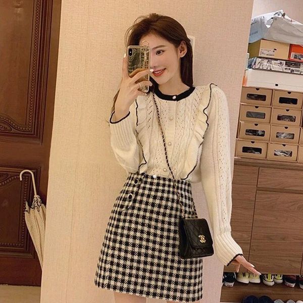 autumn women's new short skirt suit ruffle knitted sweater slim hip skirt two-piece small man, Gray
autumn women's new short skirt suit ruffle knitted sweater slim hip skirt two-piece small man, Gray