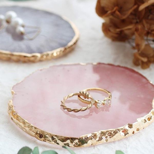 resin jewelry display plate necklace ring earrings display painted palette tray jewelry holder organizer decoration
resin jewelry display plate necklace ring earrings display painted palette tray jewelry holder organizer decoration