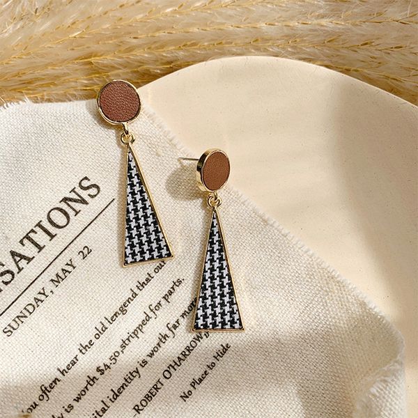 fashion 925 silver needle korean earrings female houndstooth retro temperamental earrings personality fashion geometry pattern ear studs ear, Golden
fashion 925 silver needle korean earrings female houndstooth retro temperamental earrings personality fashion geometry pattern ear studs ear, Golden