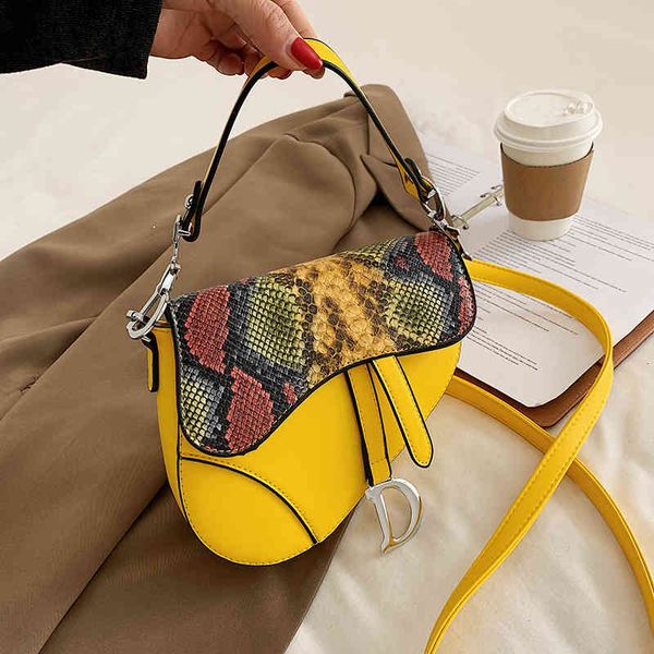 2022 factory wholesale new snake pattern tide texture portable one shoulder women's net red fashion messenger foreign style saddle bag
2022 factory wholesale new snake pattern tide texture portable one shoulder women's net red fashion messenger foreign style saddle bag