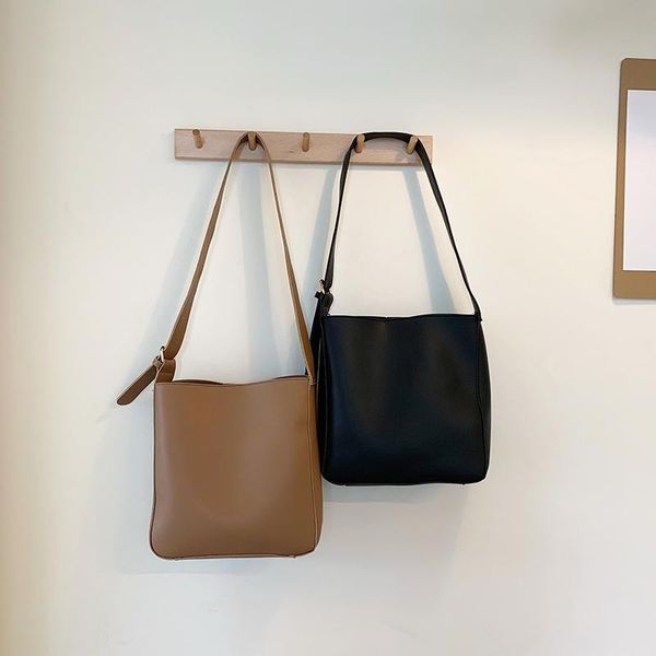 shoulder bags highfocal fashion simple bucket bags2021 quality pu leather casual crossbody belt shopping
shoulder bags highfocal fashion simple bucket bags2021 quality pu leather casual crossbody belt shopping