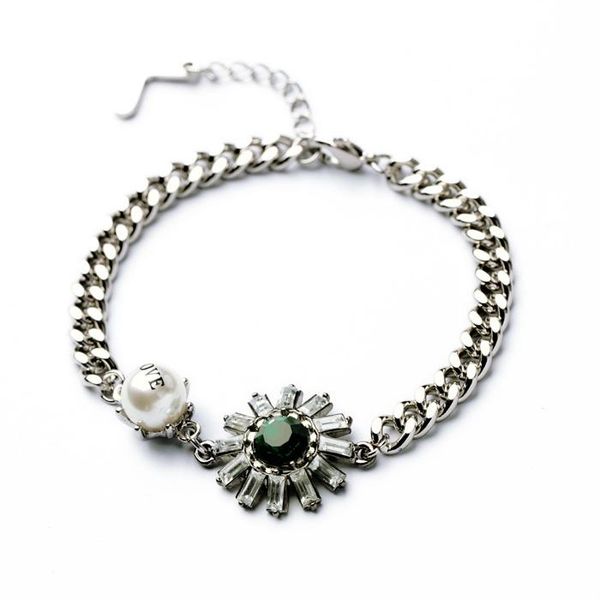 charm bracelets styles 2021 statement fashion women jewelry gold color flower bracelet, Golden;silver
charm bracelets styles 2021 statement fashion women jewelry gold color flower bracelet, Golden;silver
