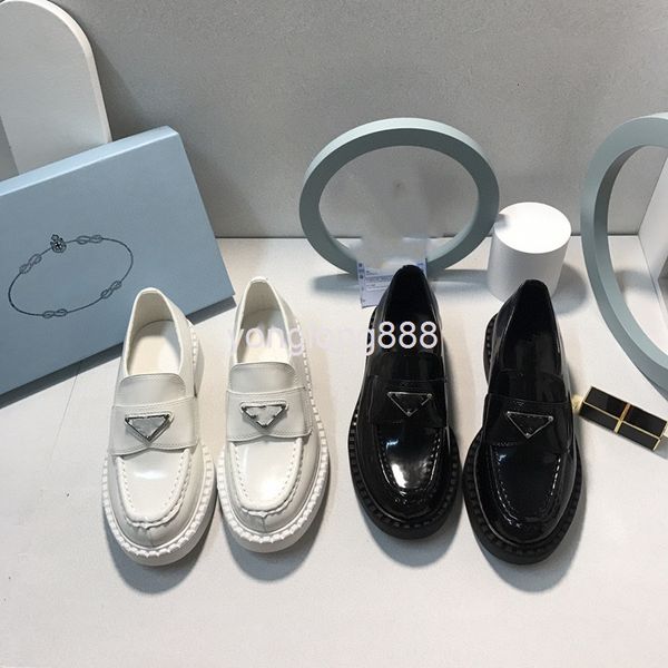 dress shoes p carrefour shoes triangle standard leather flat bottom one foot english single women's small, Black
dress shoes p carrefour shoes triangle standard leather flat bottom one foot english single women's small, Black