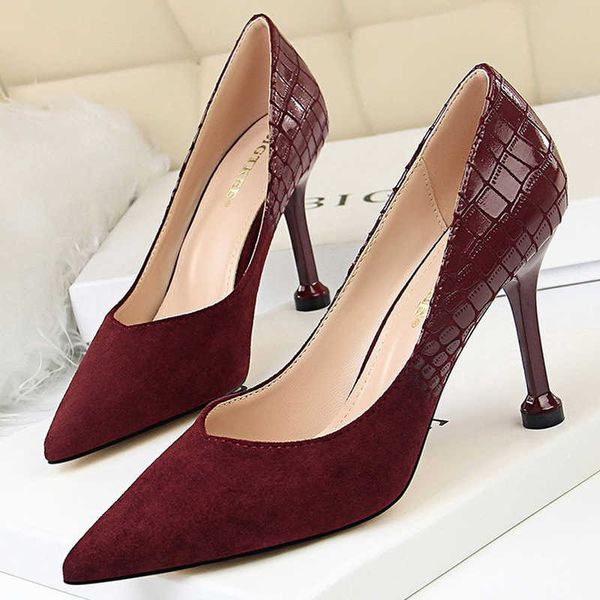classic luxury designer shoes new women pumps stiletto high heels suede and pu leather fashion ladies paris wholesale, Black
classic luxury designer shoes new women pumps stiletto high heels suede and pu leather fashion ladies paris wholesale, Black