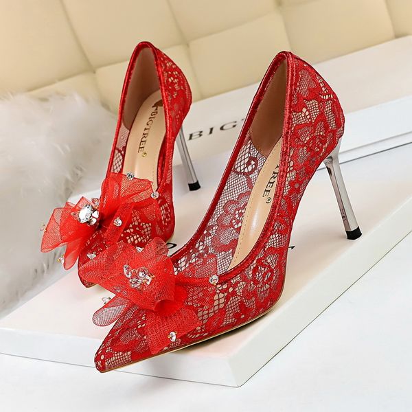 2021 new version metal heels high-heeled shallow mouths of women crocheted lace water broca de bow unique shoes 74ye, Black
2021 new version metal heels high-heeled shallow mouths of women crocheted lace water broca de bow unique shoes 74ye, Black
