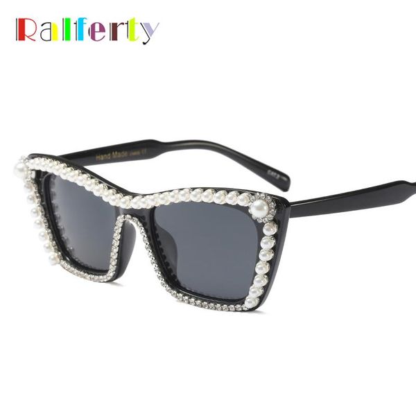 sunglasses ralferty unique rhinestone pearl women luxury queen diamond sun glasses uv400 black crystal vacation eyewear f97587-1, White;black
sunglasses ralferty unique rhinestone pearl women luxury queen diamond sun glasses uv400 black crystal vacation eyewear f97587-1, White;black