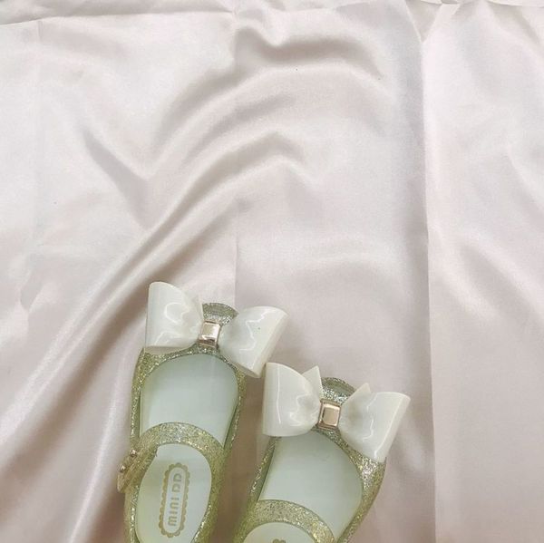 new 2020 summer spring girls' and flash bow princs beach sandals children's jelly sho 2-7 years old, Black;red
new 2020 summer spring girls' and flash bow princs beach sandals children's jelly sho 2-7 years old, Black;red