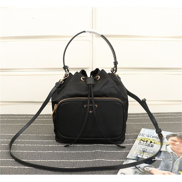 p 038new bag space to meet daily necessities lightweight fabrics soft and comfortable necessities for men and women
p 038new bag space to meet daily necessities lightweight fabrics soft and comfortable necessities for men and women