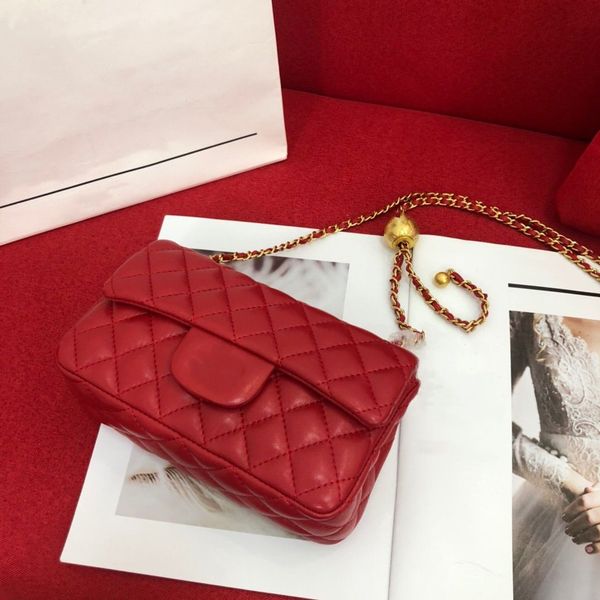 2020 new designer bag made of high-quality genuine leather, exquisite and flawless design, fashionable and novel one-shoulder messe
2020 new designer bag made of high-quality genuine leather, exquisite and flawless design, fashionable and novel one-shoulder messe
