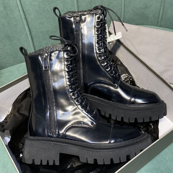 2020 explosive big head martin boots open edge beads calfskin fabric classic mysterious black pair pure copper double zippers cool pull styl
2020 explosive big head martin boots open edge beads calfskin fabric classic mysterious black pair pure copper double zippers cool pull styl
