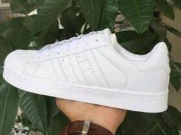 new spring and autumn fashion men women superstar shoes golden size 36-44 skateboarding shoes flat shoes size44, Black
new spring and autumn fashion men women superstar shoes golden size 36-44 skateboarding shoes flat shoes size44, Black