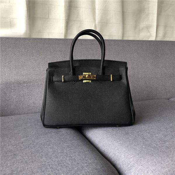 europe and the united states foreign trade lychee pattern exquisite leather platinum bag shoulder messenger bag
europe and the united states foreign trade lychee pattern exquisite leather platinum bag shoulder messenger bag