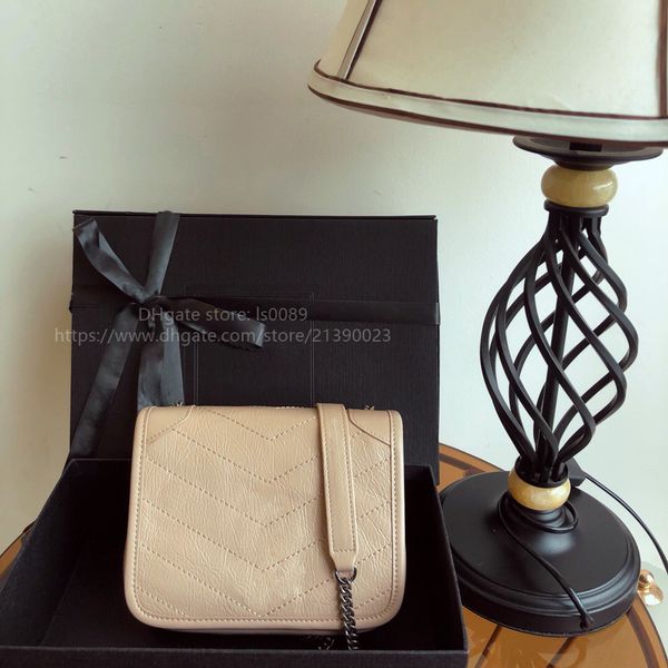 fashion genuine leather luxury letter shoulder bag lady messenger bag chain wallet 15..15..5cm ing
fashion genuine leather luxury letter shoulder bag lady messenger bag chain wallet 15..15..5cm ing