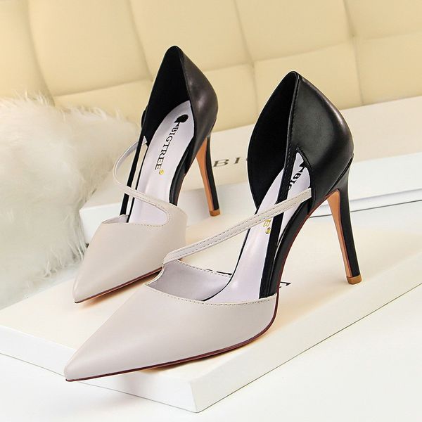 2021 new style sweet fashion women's high-heeled lips pointed colors mixed to-line fine-heeled shoes agul, Black
2021 new style sweet fashion women's high-heeled lips pointed colors mixed to-line fine-heeled shoes agul, Black
