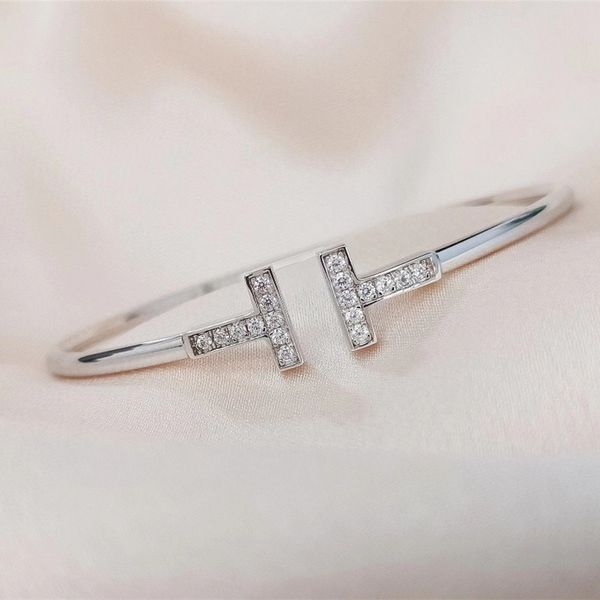 2020 new design diamond-double t bracelet bare bracelet platinum rose gold, high-end atmosphere, delivery, Black
2020 new design diamond-double t bracelet bare bracelet platinum rose gold, high-end atmosphere, delivery, Black
