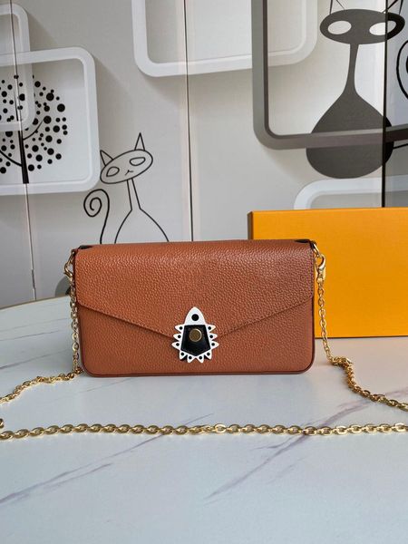 classic embossed wallet, ladies' clutch, accessory chain, three-piece set, selling special products in the market, discounted wholesale, Red;black
classic embossed wallet, ladies' clutch, accessory chain, three-piece set, selling special products in the market, discounted wholesale, Red;black
