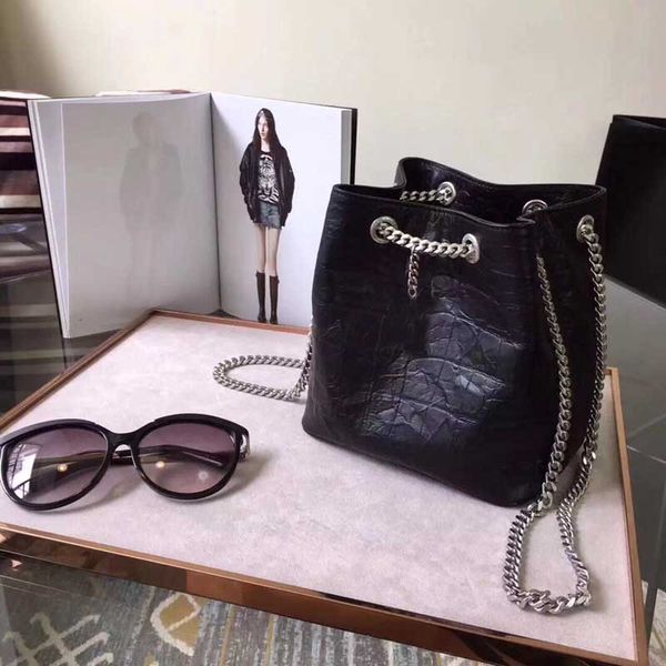 16-16-12 made in real leather clutch purse handbag bag woman bag shoulder bag serial number insid 602716
16-16-12 made in real leather clutch purse handbag bag woman bag shoulder bag serial number insid 602716
