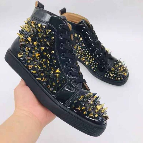 2020 new product rivet black gold series luxury cool high casual shoes street trend 
2020 new product rivet black gold series luxury cool high casual shoes street trend